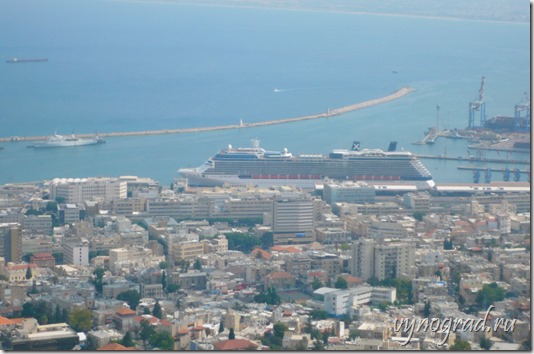 Ссылка-напоминание, что современная Хайфа - это и крупнейший морской порт Израиля